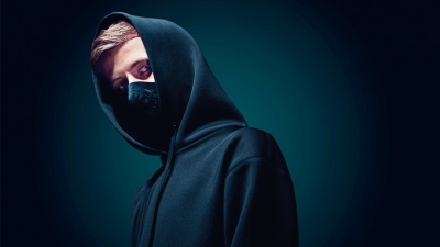 Alan Walker、Au/Ra、Tomine Harket - Darkside