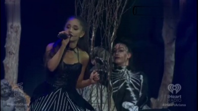 Ariana Grande(爱莉安娜·格兰德) - Focus (iHeartRadio Theater LA）现场版