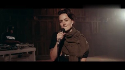 Torii Wolf - Shadows Crawl - Vevo dscvr (Live)