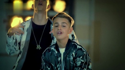 Adexe & Nau、Mau y Ricky、Adexe、Nau - Esto No Es Sincero