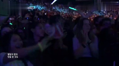 SHINee (샤이니) - View - KCON 2016 FRANCE 现场版 16/06/14 (Live)