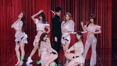 Nene郑乃馨、胡玛尔、胡嘉欣、康汐、SNH48李佳恩、伍雅露、丁禹兮 - 着迷 Lost in ME