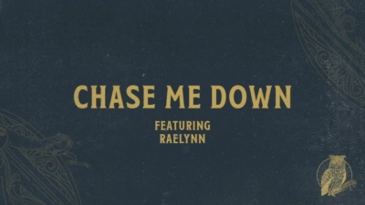 Chris Tomlin、RaeLynn - Chase Me Down