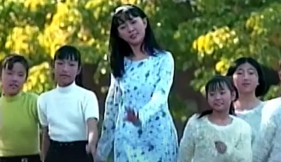 卓依婷 - 童年