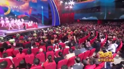秦岚、江疏影、景甜、王俊凯、王源、易烊千玺、吴磊 - 我们都是追梦人