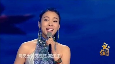 音乐小王子 - 陈思思现场演唱最美的《小河淌水》，听一遍就深深的爱上这首歌