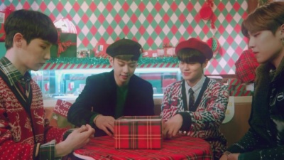 BUMKEY、HANHAE、杨多一、AB6IX、BDC、Kanto、GREE、韩东根、金敏胜、李垠尚 - HAPPY BRANDNEW YEAR