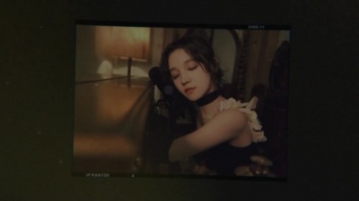 宋雨琦 (YUQI) - Easy On Me