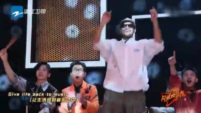 杨坤、朱星杰、杨丞琳、周洁琼、闪光的乐队 - 霓虹甜心
