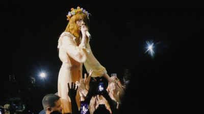 宝藏少女千斤 - 机械姐Florence + The Machine现场《What Kind of Man》！