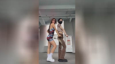 绾千念 - 抱抱@诗媛 #萝诗粉 #女保镖 #真壮 #跟你的姐妹一起拍
