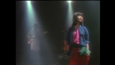 飯島真理 - セシールの雨傘