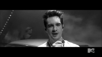 Panic! At the Disco - Don't Let The Light Go Out