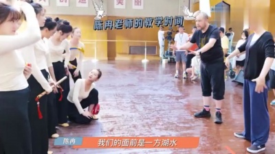 影视大网罗 - 《我们这十年》发布《唐宫夜宴》单元片场花絮