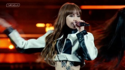 BLACKPINK - PLAYING WITH FIRE