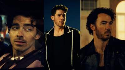 Jonas Brothers - Waffle House