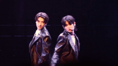 爱豆圈 - 黄明昊、林一《Trouble Maker》2023贾想世界演唱会长沙站饭拍现场