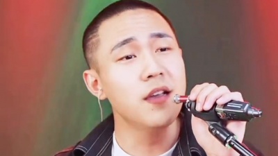 清雅含蓄 - 分享郝琪力直播间《爱情着了火》