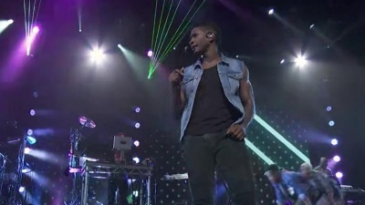 Usher、Pitbull - DJ Got Us Fallin' In Love