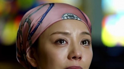爱听歌的菲 - 雨中百合新歌《来生不再错过你》太伤感，句句催泪忍不住听了一夜