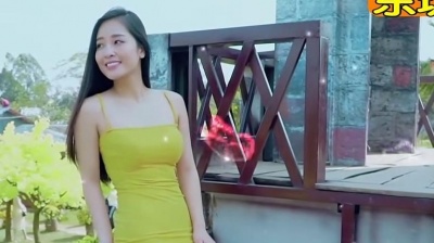 热音乐 - 朱铭捷《曾经最美》，美女户外自拍，歌曲经典好听