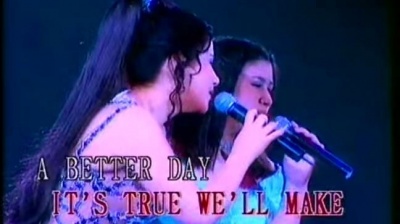 甄妮 - 明天会更好+We Are The World(live版)