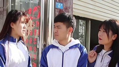 学霸王小九 - 学生超市买东西，为了不被发现竟用黑袋子套头上，没想老板更奇葩