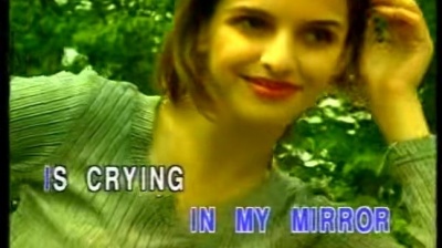 Britney Spears - GIRL IN THE MIRROR