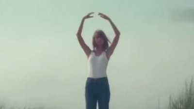160女生穿搭记 - Taylor Swift《Afterglow》 晚霞