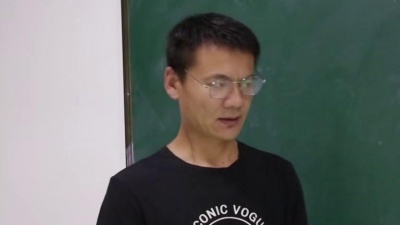 小鹿开课了 - 全班都是控分高手，想考年级第一分分钟的事，没想小鹿老师遭殃了