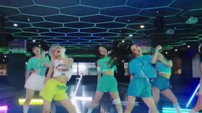 0 ℃ - 一首《girlfriend》舞曲送给大家，场面极度震撼