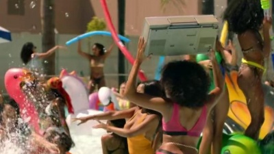 Chris Brown、Yo Gotti、A Boogie wit da Hoodie、Kodak Black - Pills & Automobiles