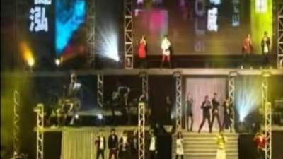 刘美君、陈奕迅、谭咏麟、陈慧琳、Swing、张敬轩、李克勤、孙耀威、邓健泓、谢安琪、麦家瑜、Mr.、陈诗慧 - 人人英雄