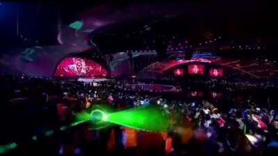 张根硕 - Shake It [2012-2013年湖南卫视跨年演唱会]