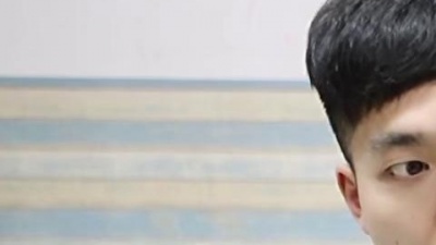 学霸王小九 - 老师突击检查学生书包，小九书包里隐藏太多秘密，连老师都吓一跳