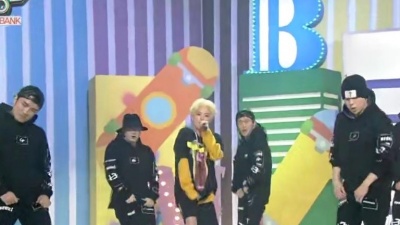 刘逸云 Amber Liu、WENDY - Shake That Brass