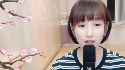 中音乐意相伴 - 梁红一首经典歌曲《你的样子》，人的一生悲伤两次，离别和永别