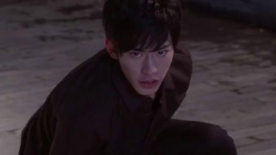 轩丘无极 - 【众铠回归】铠甲勇士猎铠黎明天塔未播片段？