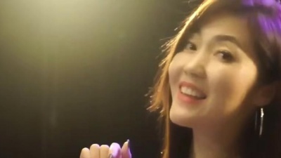 中音乐意相伴 - 一首相思歌曲《山谷里的思念》悠扬的歌声带去我的思念！