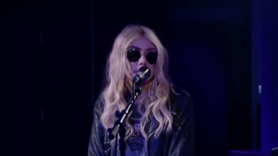 The Pretty Reckless - Light Em Up