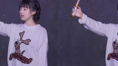 小柒音乐 - 饭思思《奇迹再现》这次是奥特曼，不再是5毛特效了
