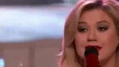 Kelly Clarkson - Underneath the Tree