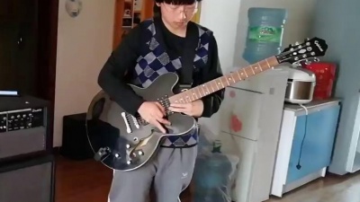 昔日情怀 - 耿小华【电吉他弹唱】{崔健}《飞了》