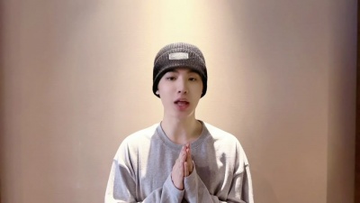 黄明昊 - 黄明昊携全新专辑《一人之众》问候酷狗歌迷