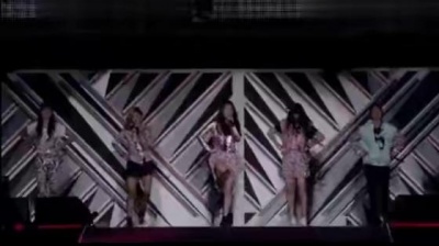 f(x) - Danger (SM Town Live in Tokyo) 现场版 12/04/09