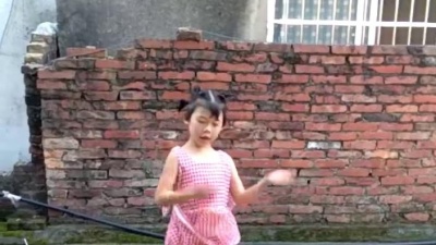 钦钦 - 我妹跳的，跳的乱七八糟。