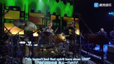 Eagles - Hotel California ( Live From Melbourne 2004) 现场版 中英字幕
