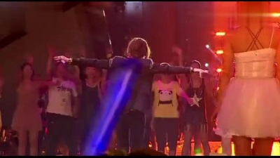 张根硕 - Hello Hello (2012-2013年湖南卫视跨年演唱会)