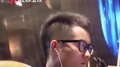 大大怪将军 - 金曲捞 胡夏 - 天大地大 胡夏现场演绎经典老歌，温柔清澈男声，念念不忘。