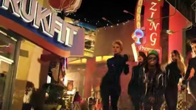 Chris Brown、Lil Wayne、Tyga - Loyal